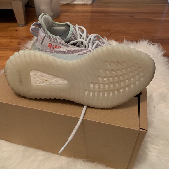 Yeezy Boost 350 - Picture 4 of 5